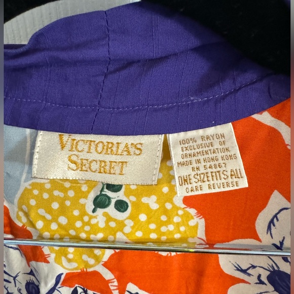 Vintage Gold Label Victoria’s Secret robe - Picture 3 of 7